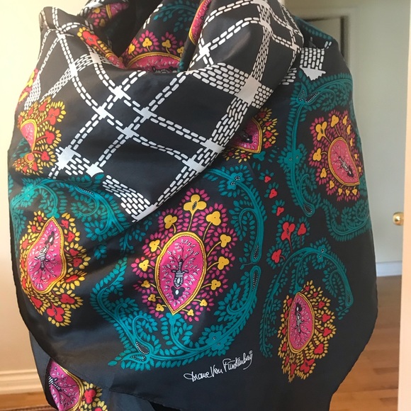 Diane Von Furstenberg Accessories - Diane von Furstenberg Scarf - Large